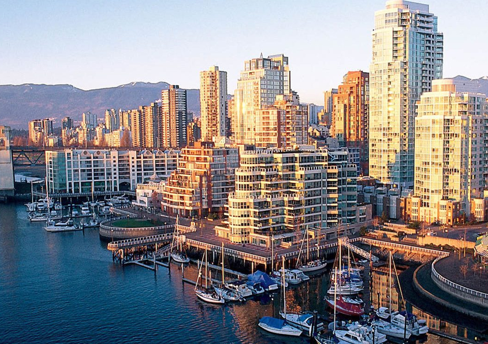 Universal City 3 Condos . Canadian house price index fell in 9 of 11 districts in February!