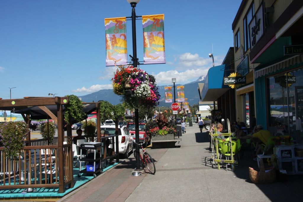 Squamish's dynamic downtown core-min