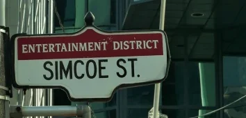 toronto-street-sign-simcoe-st-1