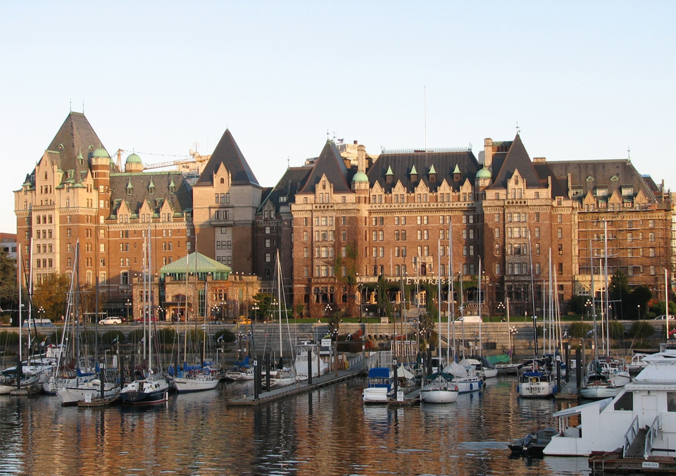 Harbourwalk Condos.Canadian house prices will fall by another 10% in 2023!