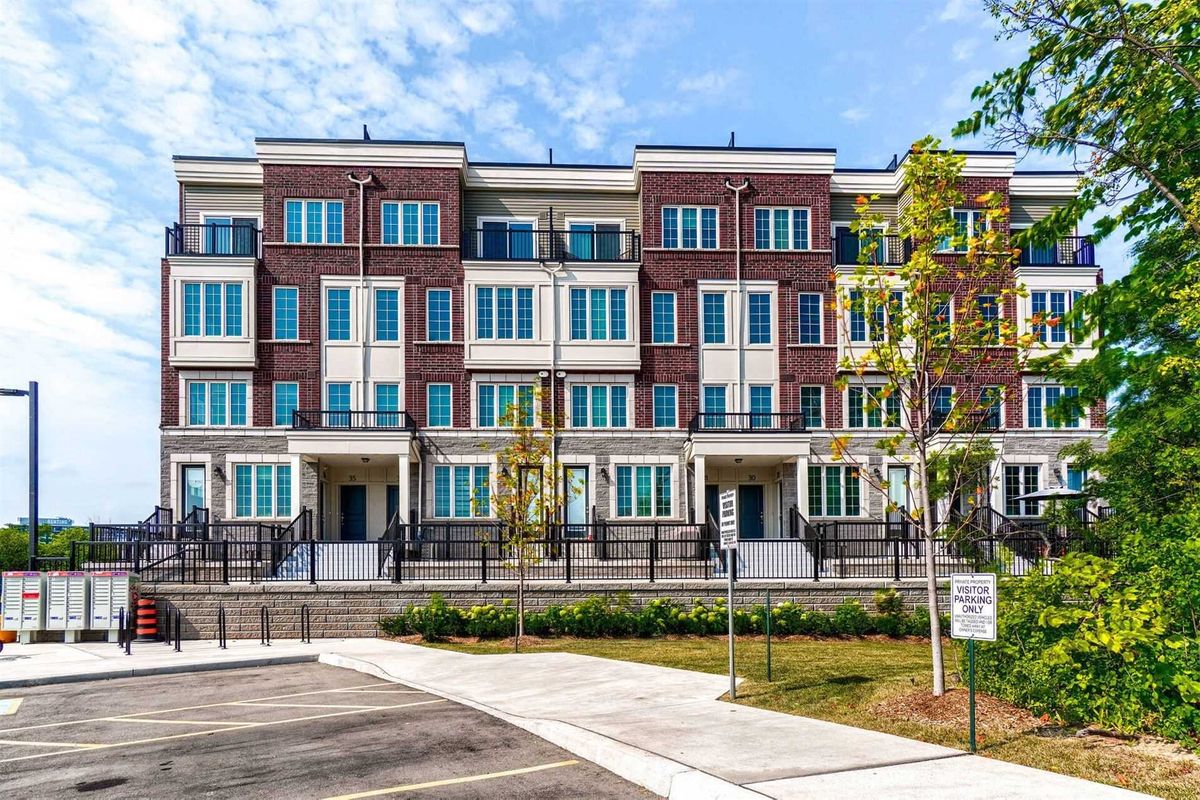 Block 55 Townhomes exterior image